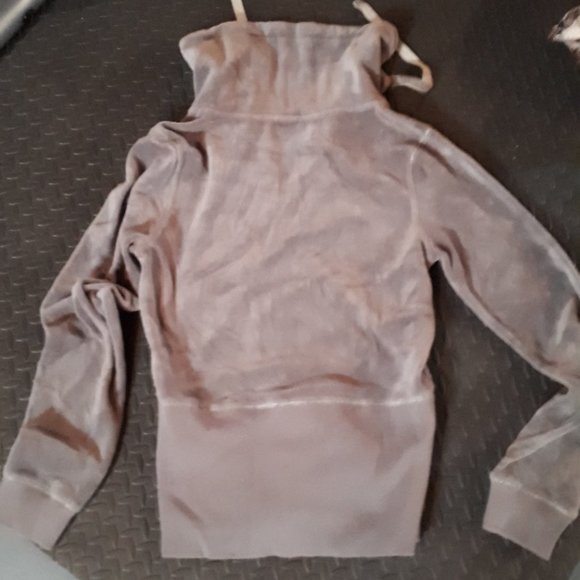 GUESS top - Picture 2 of 2